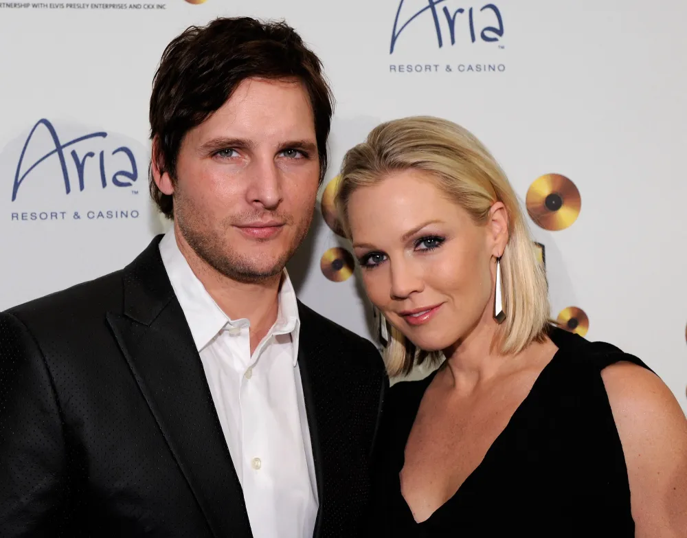 Jennie Garth and Peter Facinelli Have Family Day With Daughters: Shocked ‘Nobody Was Pushed Overboard’